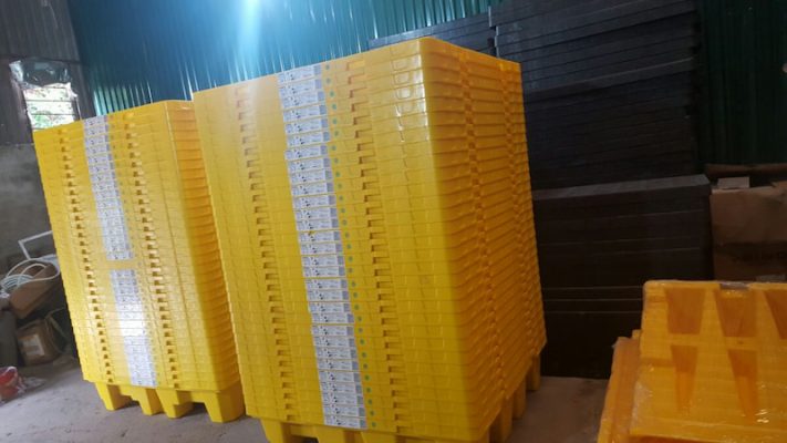 Pallet nhựa chống tràn dầu hóa chất